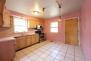 10838 S Wallace St, Chicago, IL 60628 - Photo 10