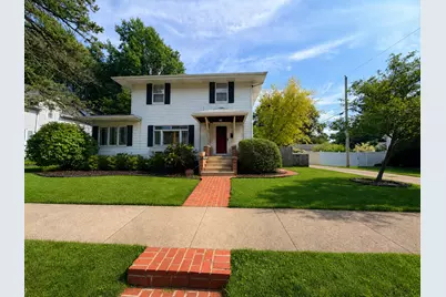 1605 E Taylor Street, Bloomington, IL 61701 - Photo 1