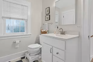 1605 E Taylor St, Bloomington, IL 61701 - Photo 26