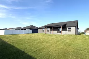 455 Edgebrook Dr, Bourbonnais, IL 60914 - Photo 34