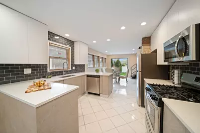 4945 N Neva Avenue, Chicago, IL 60656 - Photo 6