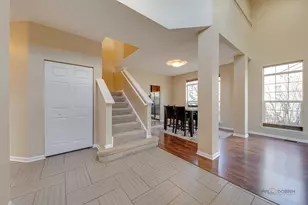 4 Waterton Dr, Streamwood, IL 60107 - Photo 4