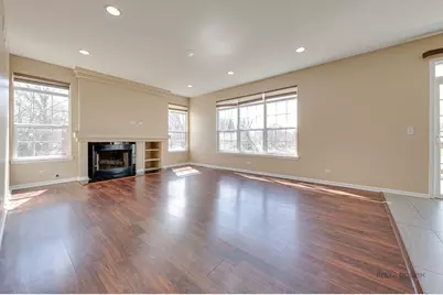 4 Waterton Drive, Streamwood, IL 60107 - Photo 10