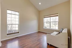 4 Waterton Dr, Streamwood, IL 60107 - Photo 6