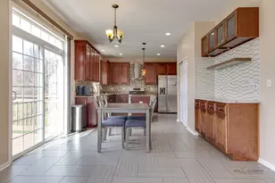 4 Waterton Dr, Streamwood, IL 60107 - Photo 12