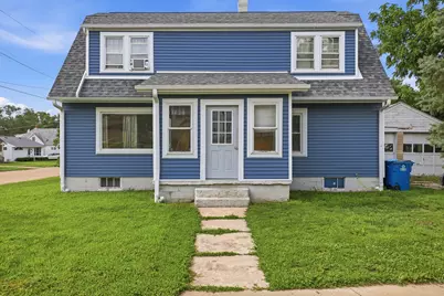 1723 W 4th Street, Dixon, IL 61021 - Photo 1