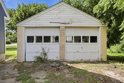 1723 W 4th Street, Dixon, IL 61021 - Photo 4