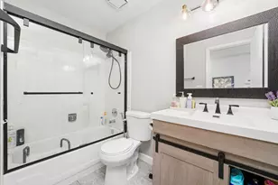 608 Hanover Ct, Schaumburg, IL 60194 - Photo 8