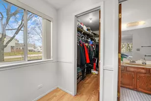 608 Hanover Ct, Schaumburg, IL 60194 - Photo 4