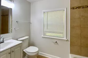 340 Sanders Rd, Northbrook, IL 60062 - Photo 10