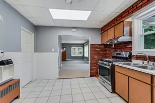 411 Wallace St, Joliet, IL 60436 - Photo 10