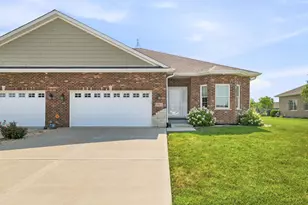 23911 S Fugett Dr, Manhattan, IL 60442 - Photo 2