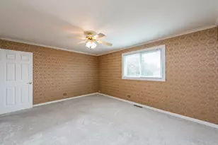 551 W Park Ave, Libertyville, IL 60048 - Photo 24