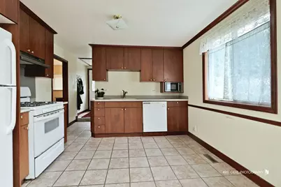 35831 N Helendale Road, Ingleside, IL 60041 - Photo 6