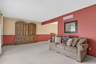 1609 Briarcrest Dr, New Lenox, IL 60451 - Photo 4