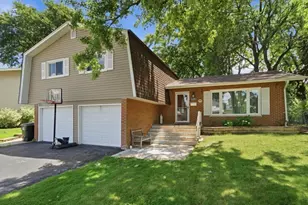 6313 Arcadia Dr, Tinley Park, IL 60477 - Photo 2