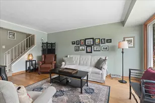 4244 Adeline Dr, Oak Lawn, IL 60453 - Photo 4