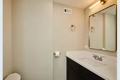 7074 N Ridge Boulevard #1E, Chicago, IL 60645 - Photo 12