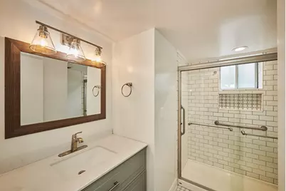 7074 N Ridge Boulevard #1E, Chicago, IL 60645 - Photo 20