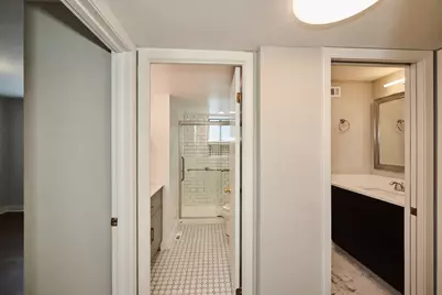7074 N Ridge Boulevard #1E, Chicago, IL 60645 - Photo 18