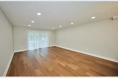 7074 N Ridge Boulevard #1E, Chicago, IL 60645 - Photo 14