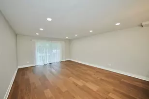 7074 N Ridge Blvd, Chicago, IL 60645 - Photo 14
