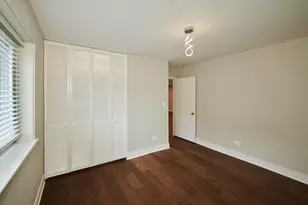 7074 N Ridge Blvd, Chicago, IL 60645 - Photo 16