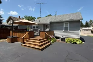 129 Laurel St, Wilmington, IL 60481 - Photo 2