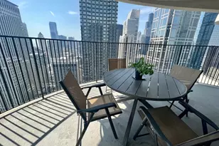 300 N State St, Chicago, IL 60654 - Photo 12