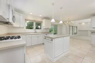 2855 Clara Ave, Aurora, IL 60504 - Photo 18