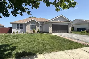 53 Sunrise Ct, Steger, IL 60475 - Photo 1