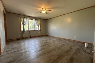 53 Sunrise Ct, Steger, IL 60475 - Photo 6