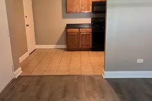 10917 Lloyd Dr, Worth, IL 60482 - Photo 6