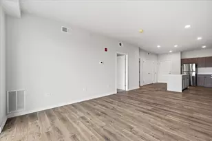 302 Miller Dr, North Aurora, IL 60542 - Photo 10