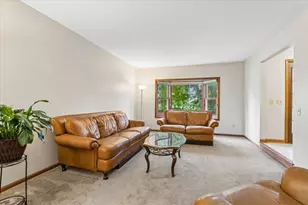 1056 Fox Valley Dr, Aurora, IL 60504 - Photo 2