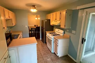 205 Ashbury Ln E, Roselle, IL 60172 - Photo 8
