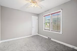 4953 N Meade Ave, Chicago, IL 60630 - Photo 14