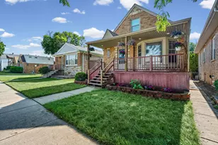 4953 N Meade Ave, Chicago, IL 60630 - Photo 1