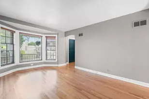 4953 N Meade Ave, Chicago, IL 60630 - Photo 8