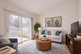 1217 N Village Dr, Round Lake Beach, IL 60073 - Photo 6