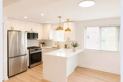 5819 W Higgins Avenue #2D, Chicago, IL 60630 - Photo 2