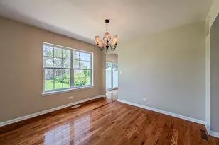 527 Northgate Cir, Oswego, IL 60543 - Photo 8