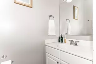 6006 Breezeland Ct, Carpentersville, IL 60110 - Photo 22