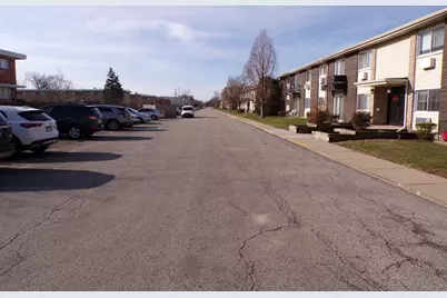8860 N Western Avenue #2F, Des Plaines, IL 60016 - Photo 2