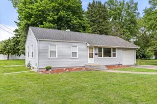 902 Laura Ave, Streator, IL 61364 - Photo 2