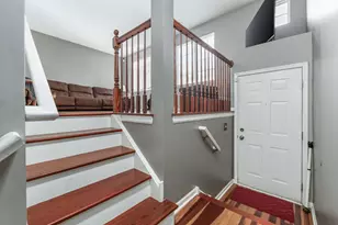 1895 Indian Hill Ln, Aurora, IL 60503 - Photo 2