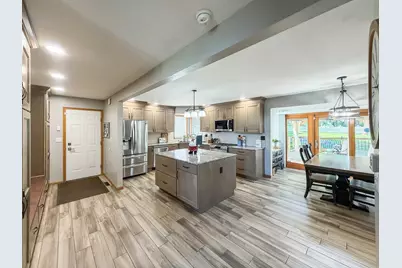 3005 Countryside Lane, Freeport, IL 61032 - Photo 10