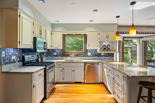 1628 Trent Ave, Naperville, IL 60563 - Photo 8