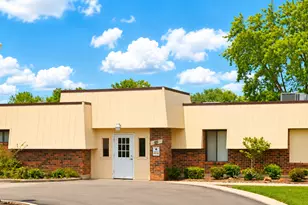 1434 Millbrook Ct, Schaumburg, IL 60193 - Photo 24