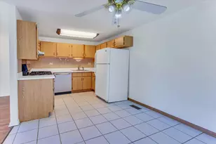 1434 Millbrook Ct, Schaumburg, IL 60193 - Photo 8
